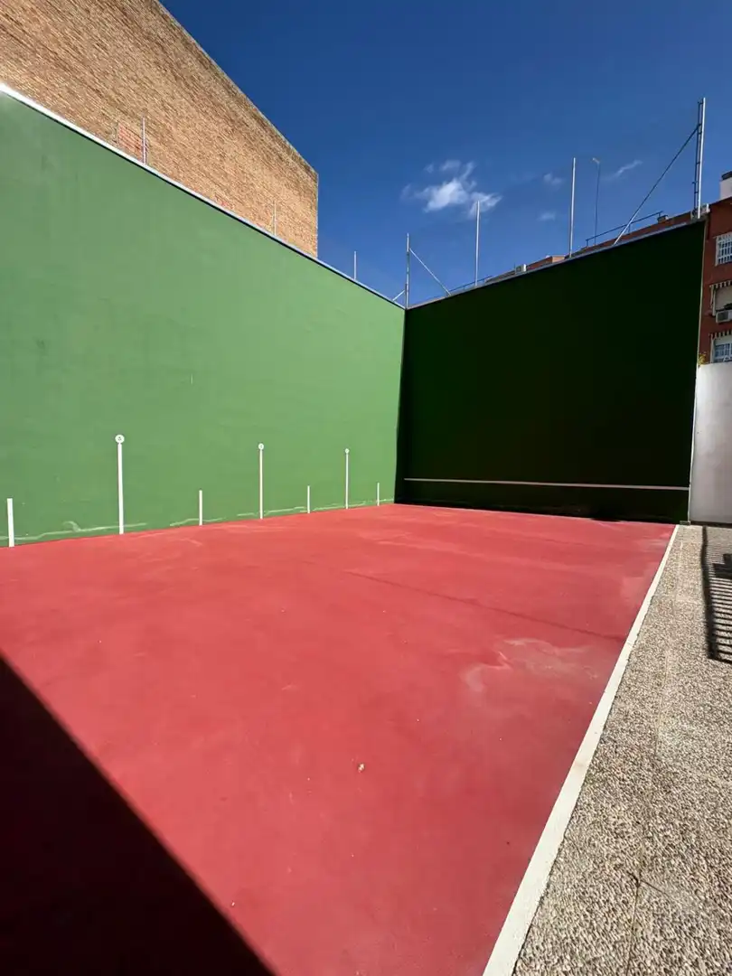 Exterior view of Flat for sale in Sevilla  with Air Conditioner, Heating and Terrace