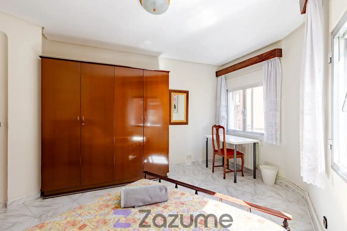 Bedroom of Flat for rent in Madrid  with Heating, Furnished and Washing machine