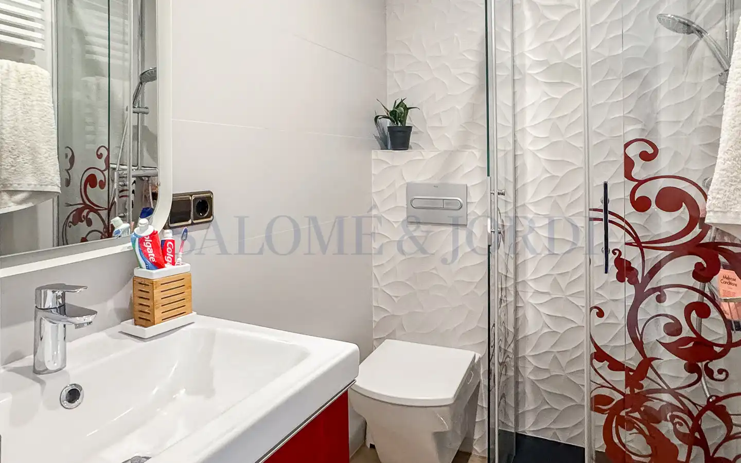 Badezimmer von Dachboden zum Verkauf in Mataró mit Klimaanlage, Heizung und Parkett