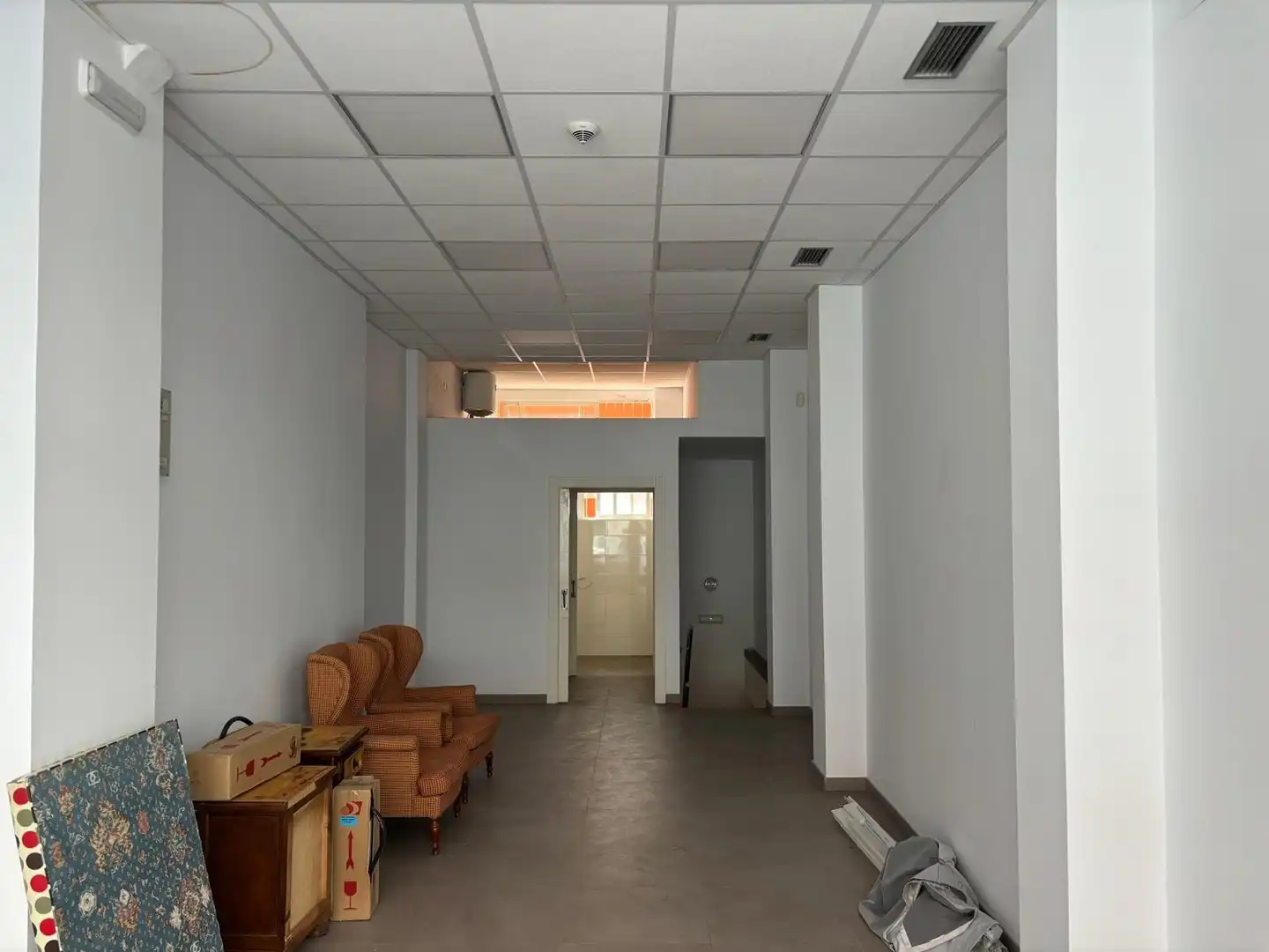 Business premises to rent in Calle JULIAN URBINA