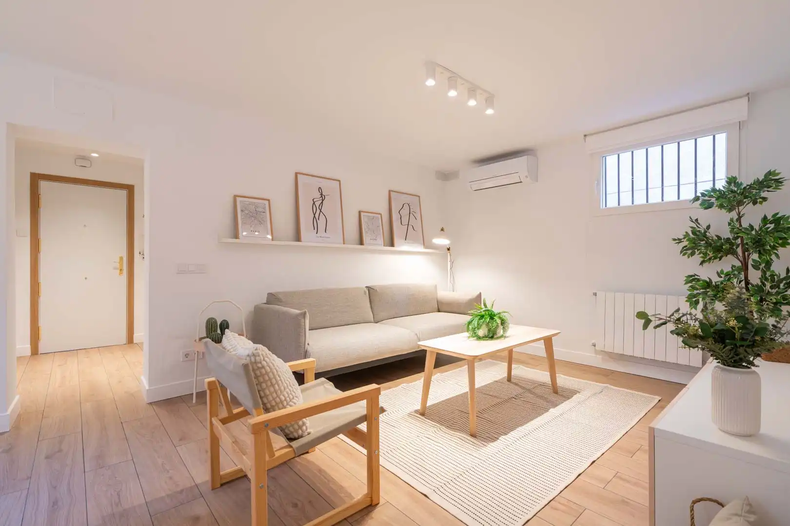 Living room of Flat for rent in Madrid  with Heating, Furnished and Oven