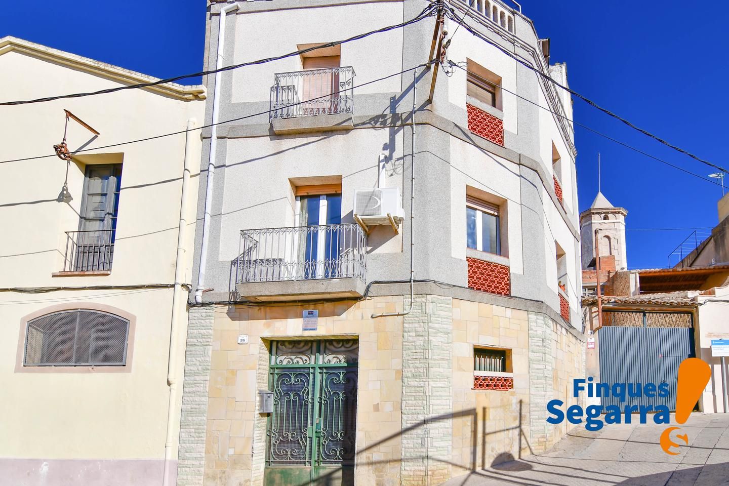 Exterior view of Single-family semi-detached for sale in L'Arboç  with Air Conditioner, Heating and Terrace