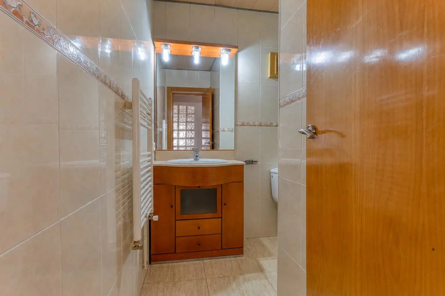 Baño de Piso en venta en Vilanova del Camí con Aire acondicionado y Amueblado