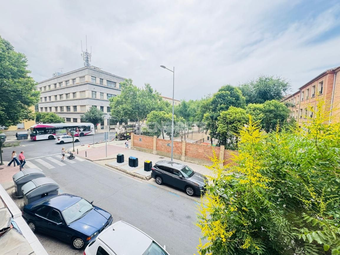 Exterior view of Flat for sale in  Toledo Capital  with Air Conditioner and Balcony