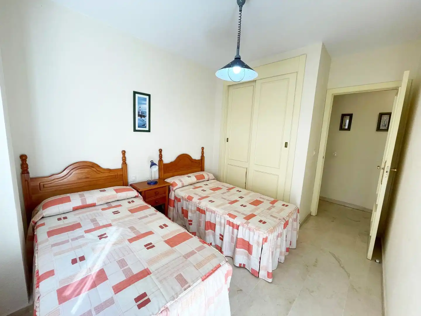 Habitación de Piso en venta en Nerja con Amueblado y Balcón