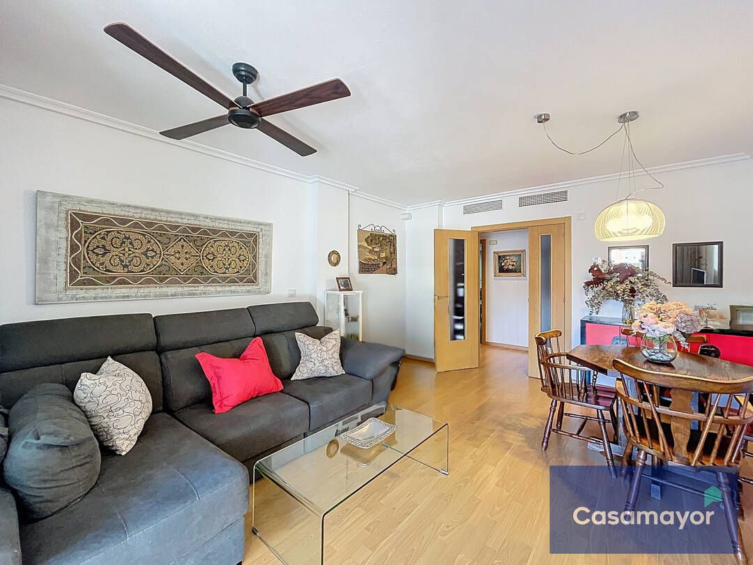 Sala d'estar de Pis en venda en Alicante / Alacant amb Aire condicionat, Calefacció i Jardí privat