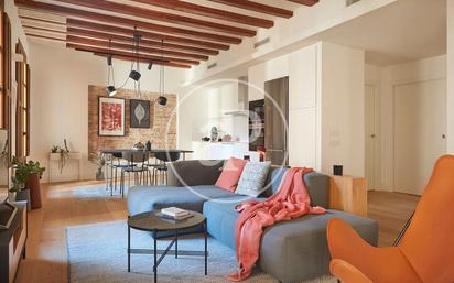 Living room of Flat for sale in  Barcelona Capital  with Air Conditioner, Heating and Furnished