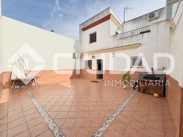 House for sale in Lebrija