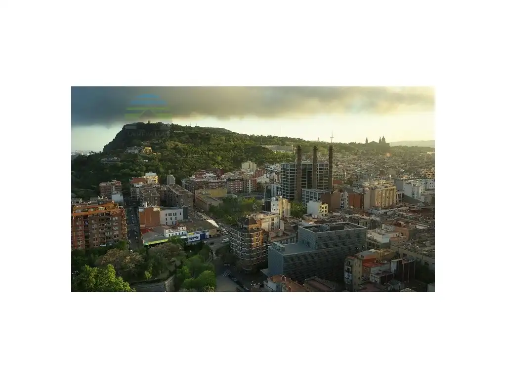 Vista exterior de Piso en venta en Barcelona
