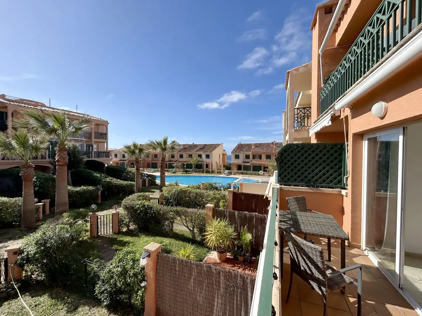 Vista exterior de Dúplex en venda en Calvià amb Aire condicionat, Calefacció i Jardí privat