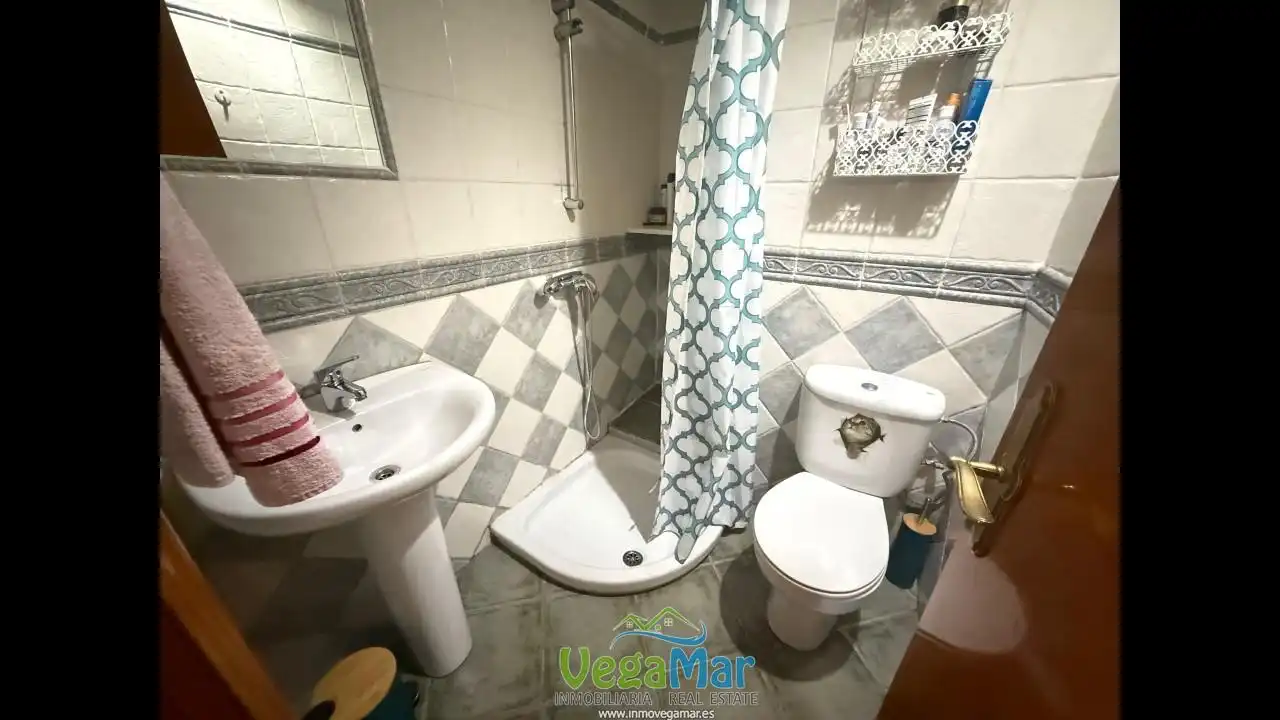 Badezimmer von Erdgeschoss zur Miete in Almuñécar