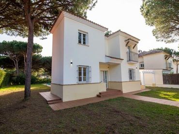 Xalet amb balcó en venda a Novo Sancti Petri