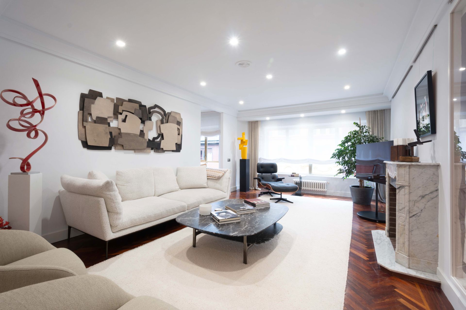 Living room of Flat for sale in Oviedo   with Heating, Parquet flooring and Oven