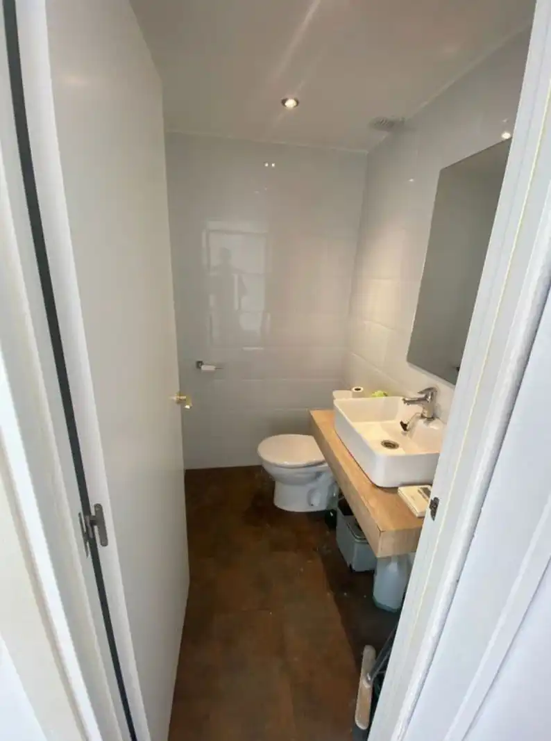 Badezimmer von Geschaftsraum zur Miete in Sant Martí