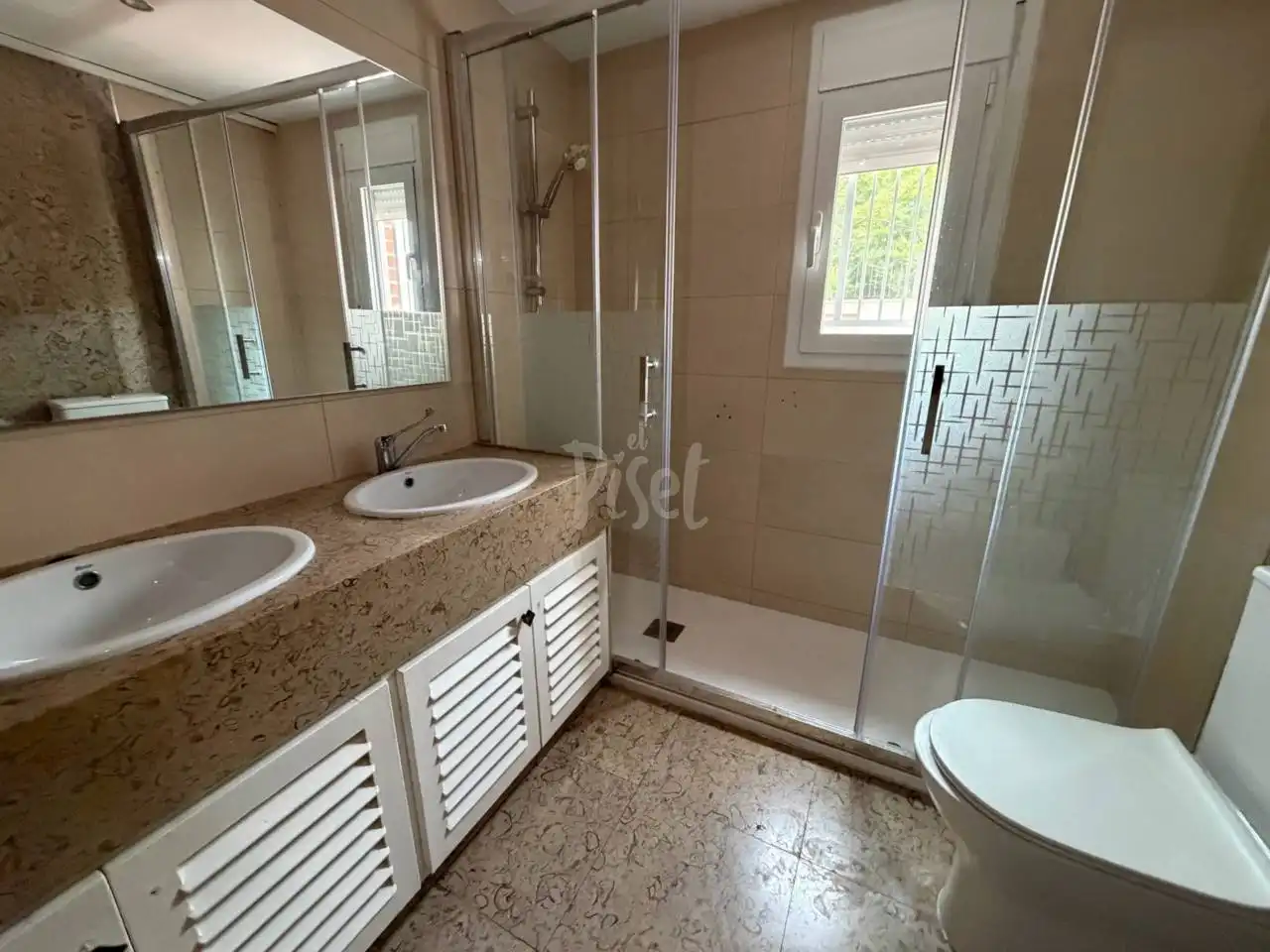 Bany de Pis en venda en Tarragona amb Aire condicionat i Terrassa