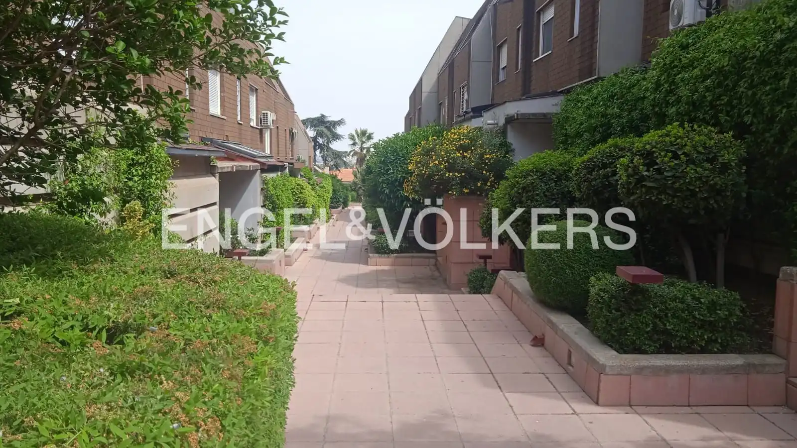 Exterior view of Houses for rent in Pozuelo de Alarcón  with Air Conditioner, Heating and Private garden