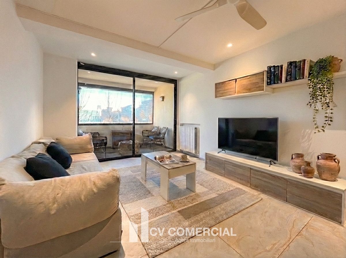 Sala d'estar de Pis en venda en  Barcelona Capital amb Aire condicionat, Calefacció i Parquet