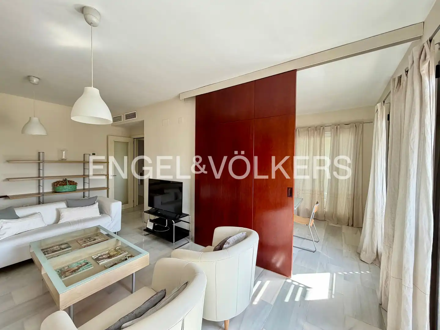 Living room of Flat for rent in Sevilla  with Air Conditioner, Heating and Storage room