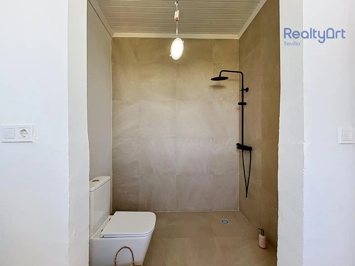 Baño de Finca rústica en venta en Bollullos de la Mitación con Jardín privado y Piscina