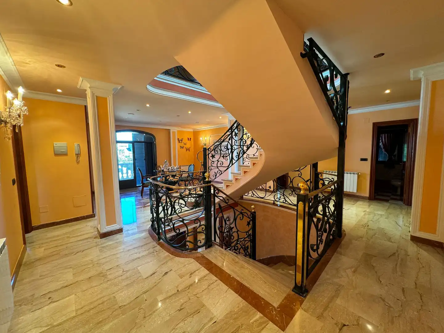 Houses for sale in Cacabelos  with Heating, Private garden and Parquet flooring