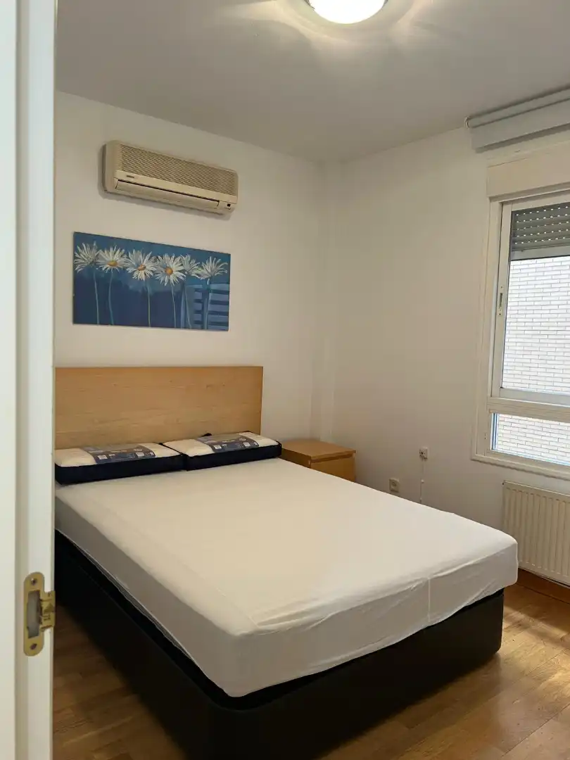 Bedroom of Flat for rent in Madrid  with Air Conditioner, Heating and Parquet flooring