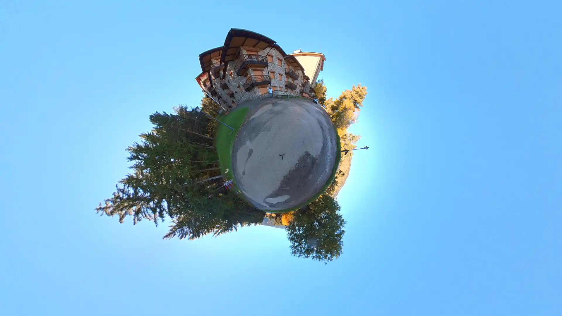 Garden of Buildings for sale in Alp