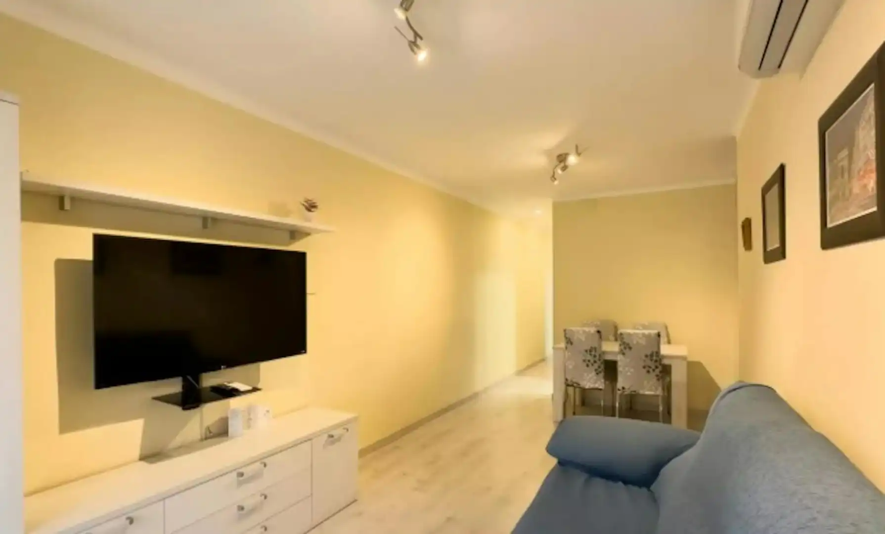 Living room of Flat for rent in Barcelona  with Furnished, Washing machine and TV