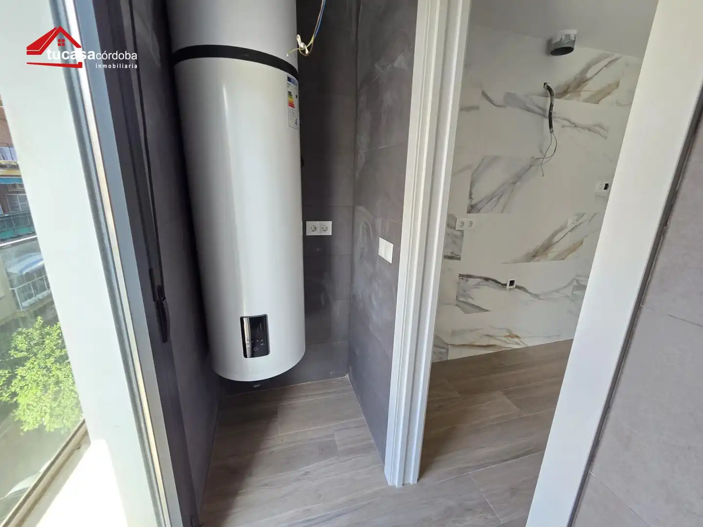 Bathroom of Flat for sale in Córdoba  with Terrace and Community pool