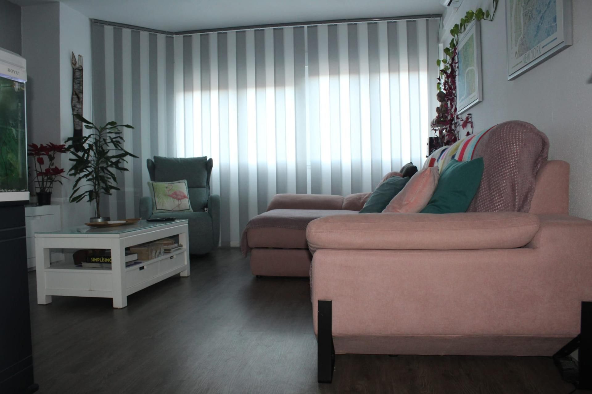 Sala d'estar de Pis en venda en Cáceres Capital amb Aire condicionat i Moblat