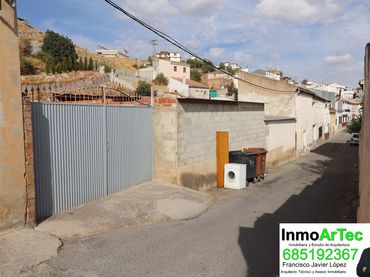 Casa amb jardí en venda a Calle Joya 18