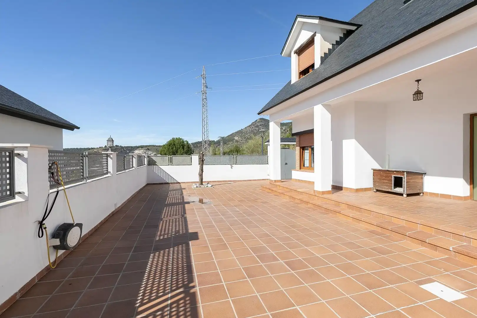 Terrassa de Casa o xalet en venda en Huétor de Santillán amb Calefacció, Jardí privat i Piscina