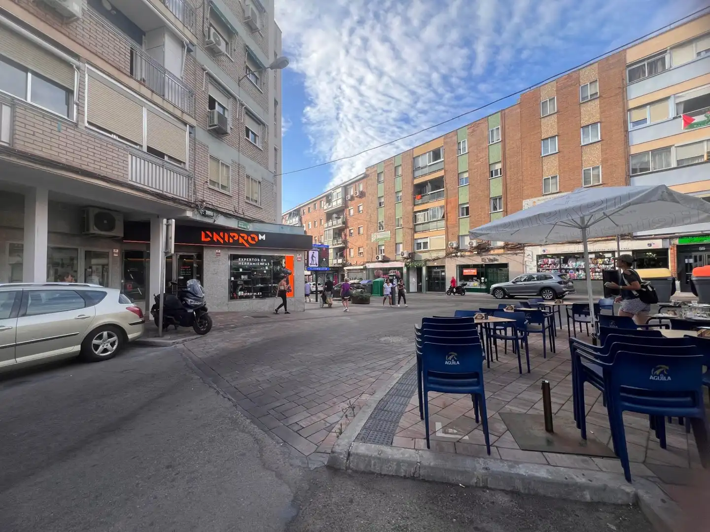 Vista exterior de Local en venda en Alcobendas amb Aire condicionat