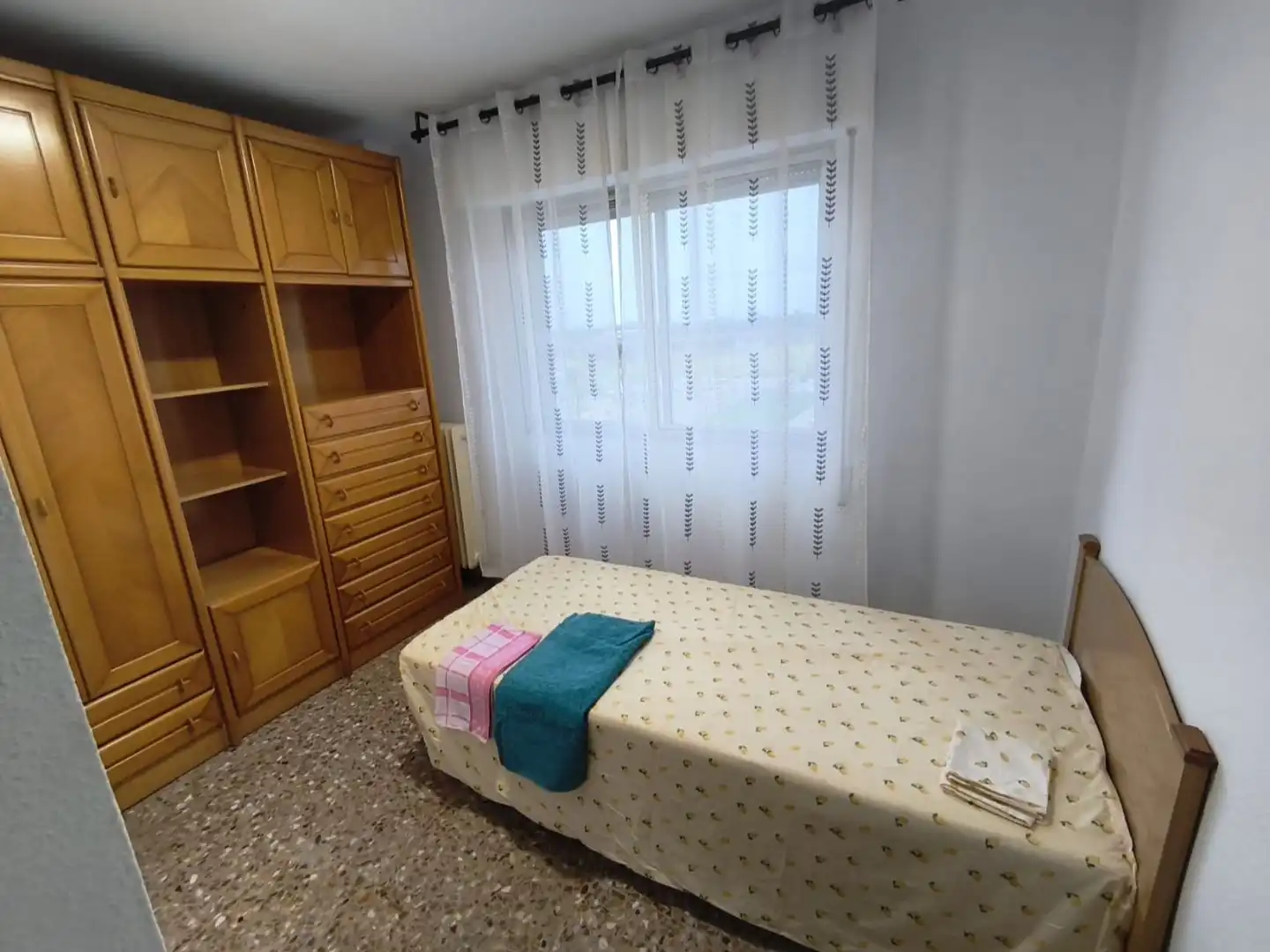 Bedroom of Flat for rent in El Rabal