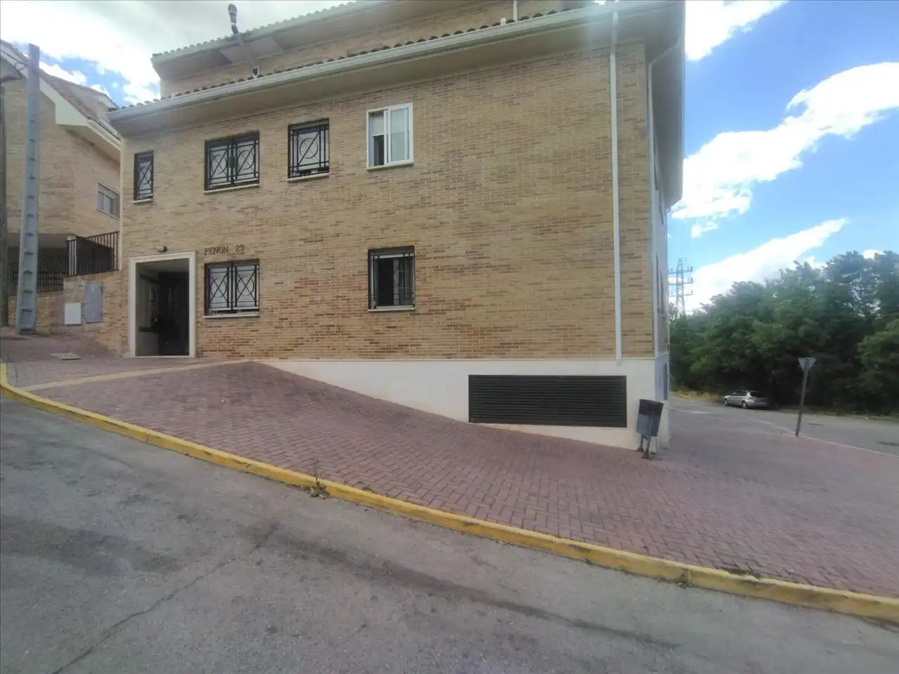 Vista exterior de Garatge en venda en Pedrezuela