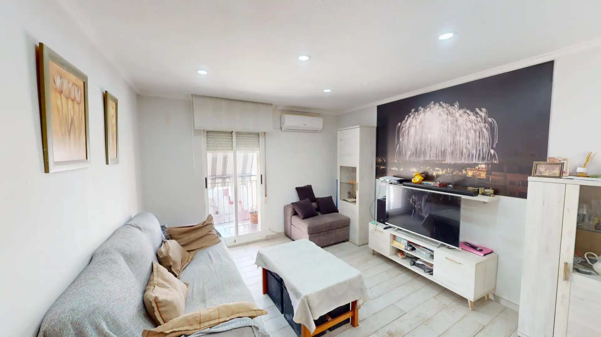 Living room of Flat for sale in Elche / Elx  with Air Conditioner, Furnished and Balcony