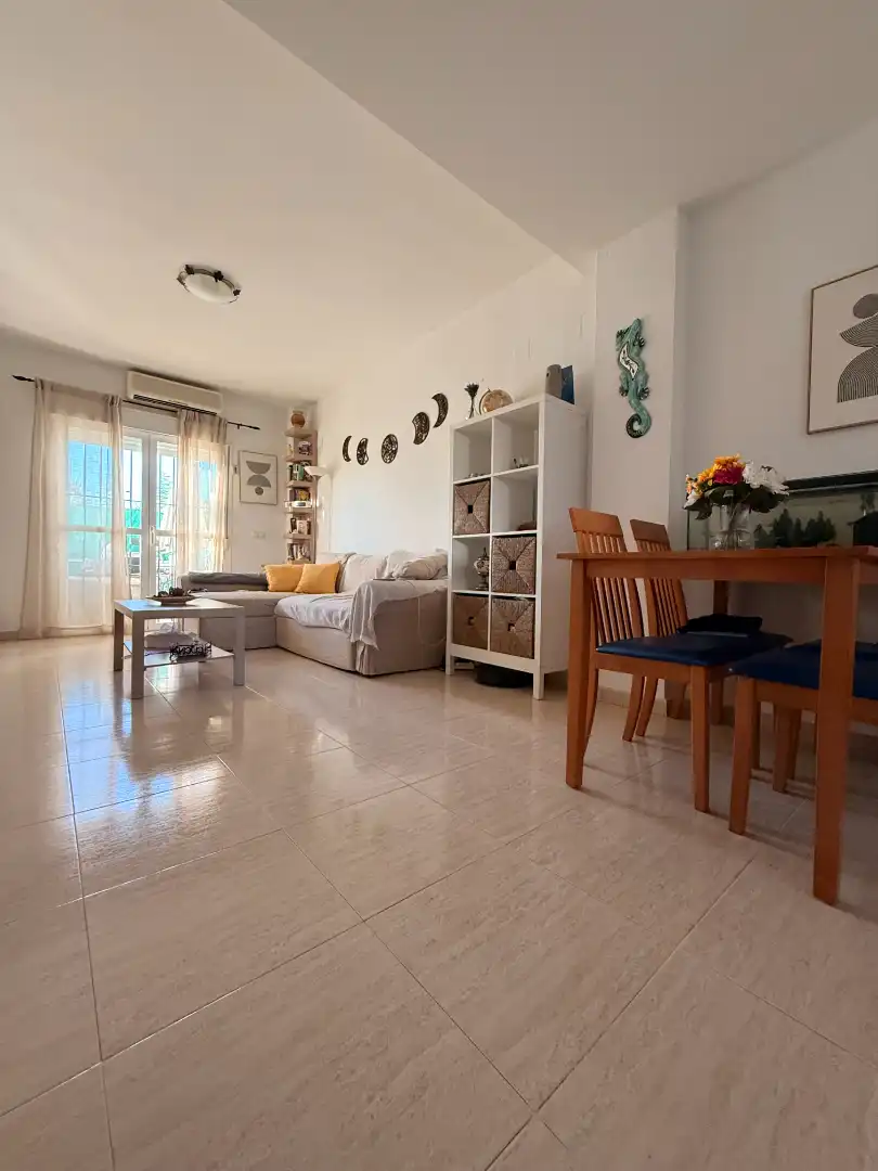 Sala de estar de Casa adosada en venta en Carrión de los Céspedes con Terraza