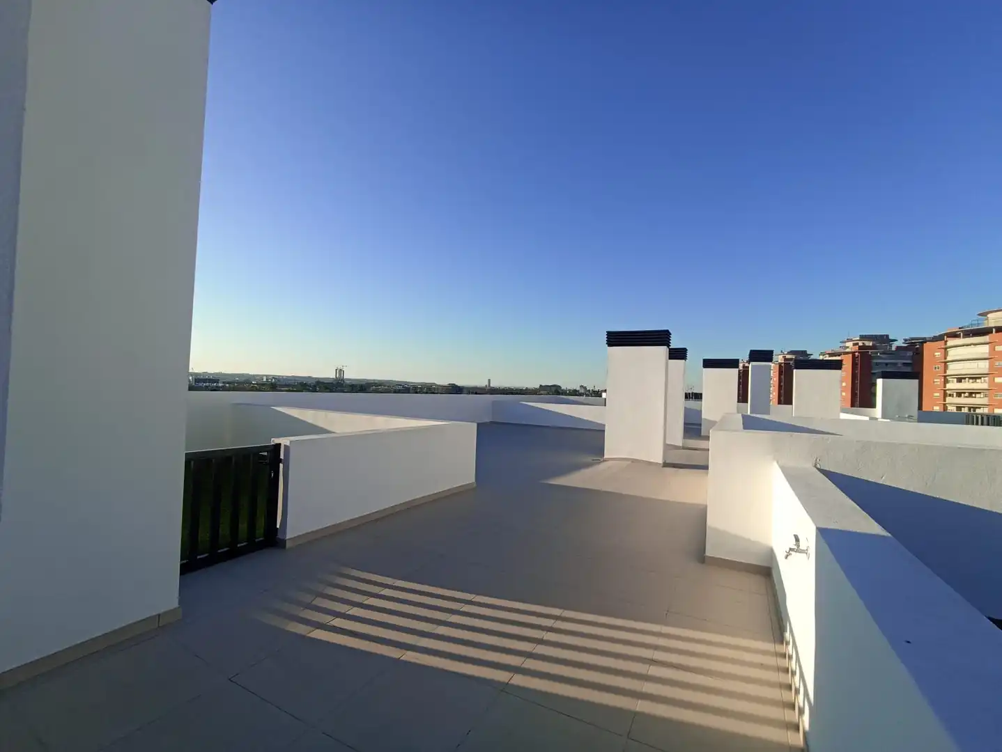 Terraza de Piso de alquiler en  Sevilla Capital con Aire acondicionado, Terraza y Trastero