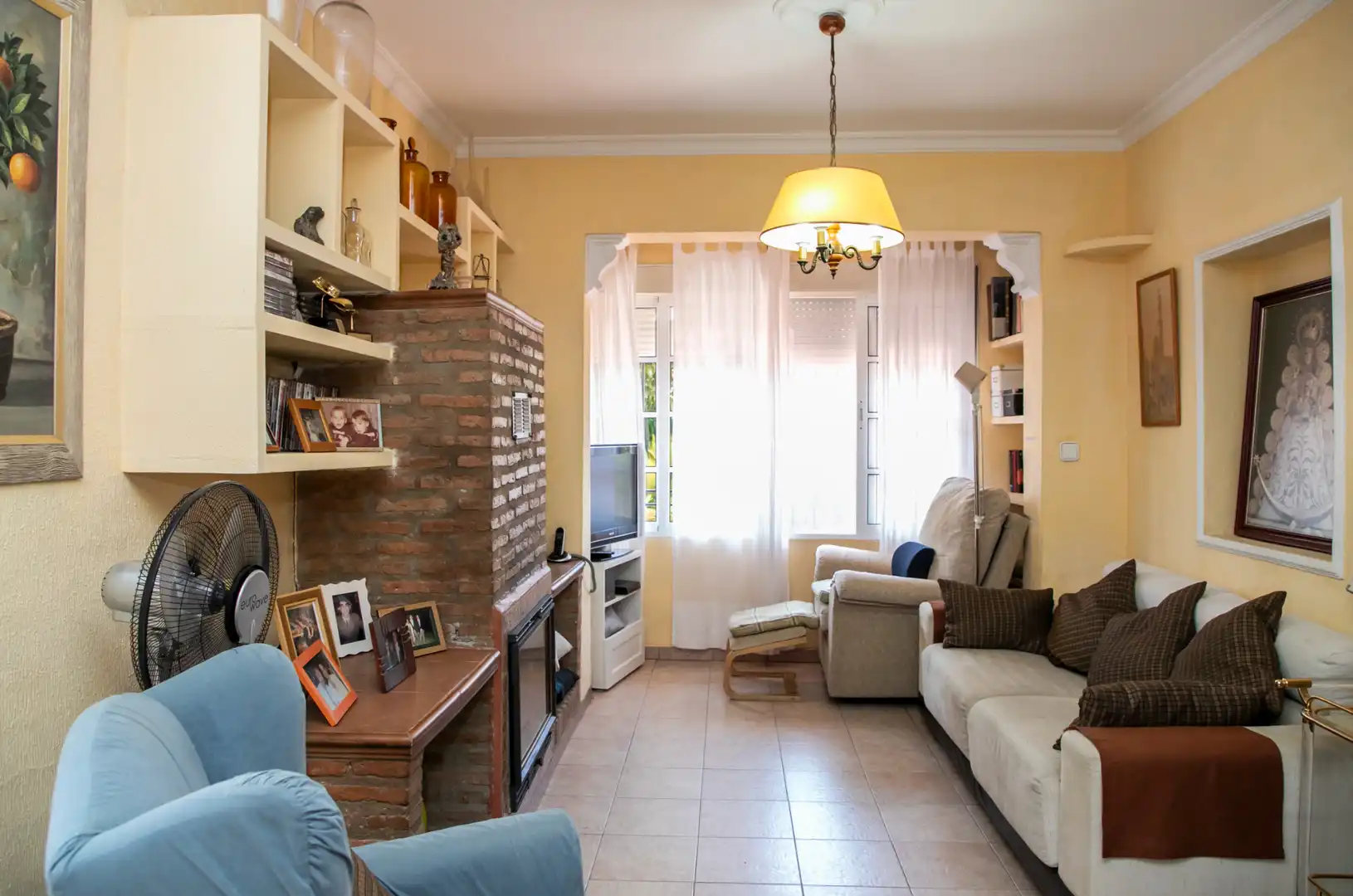 Sala de estar de Casa o chalet en venta en Castilleja de la Cuesta con Aire acondicionado, Calefacción y Jardín privado