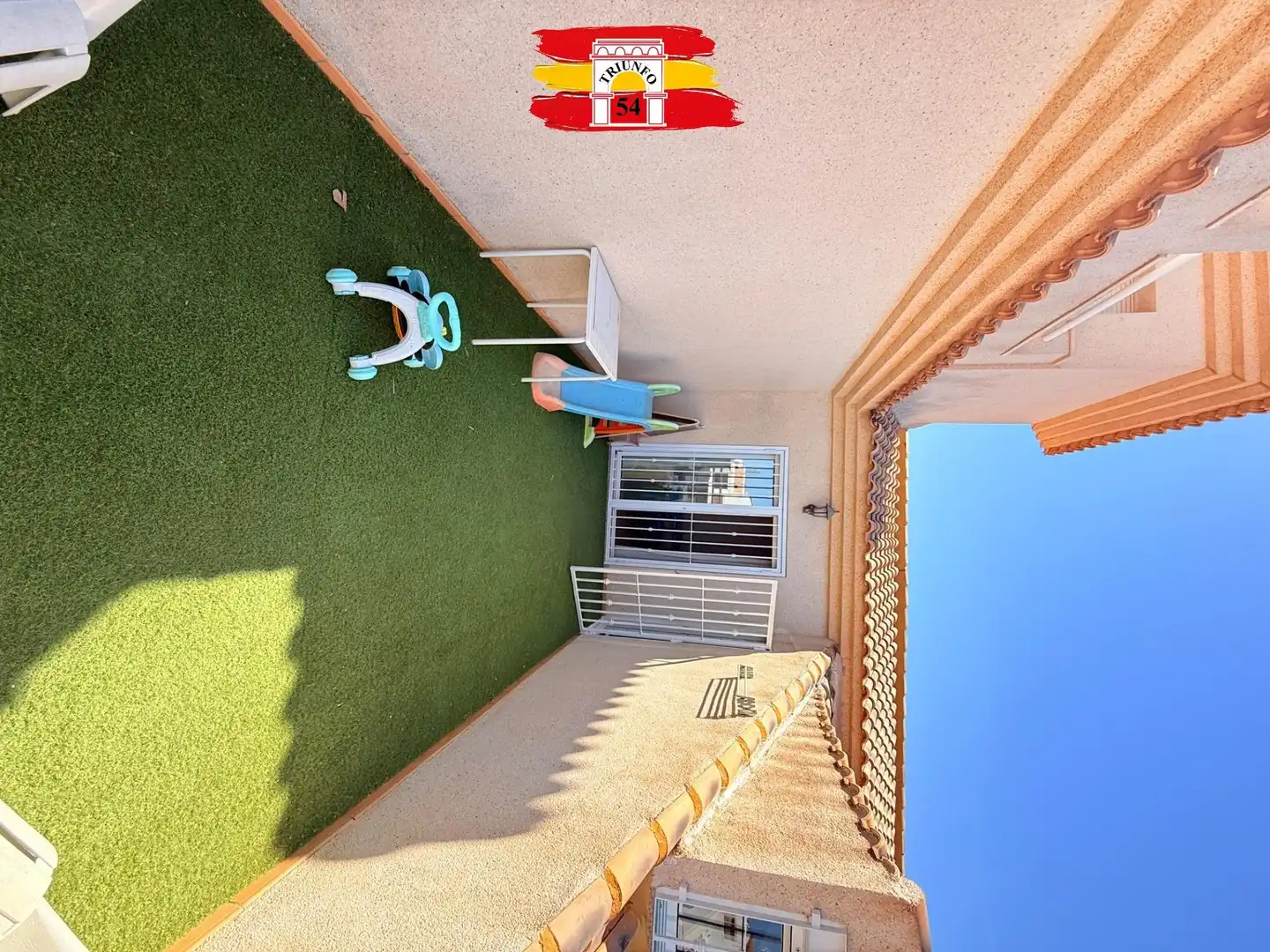Terraza de Casa adosada en venta en Pilar de la Horadada con Aire acondicionado, Calefacción y Jardín privado