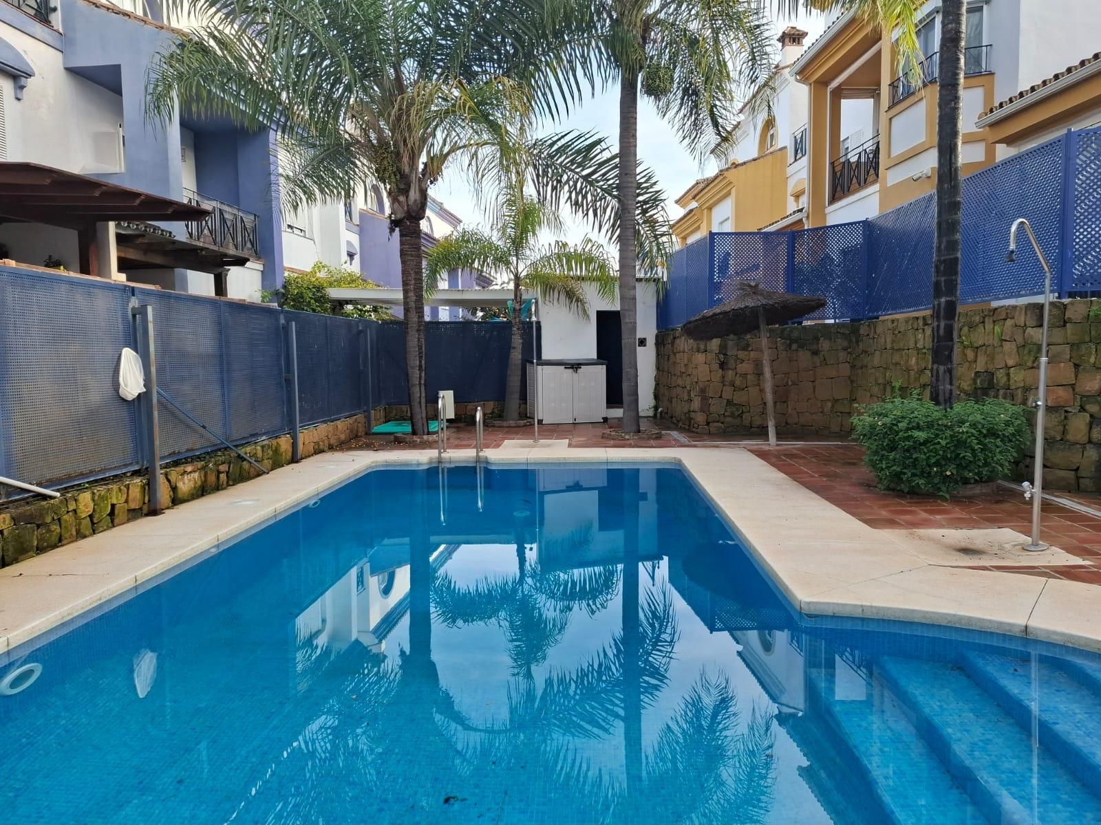 Swimming pool of Single-family semi-detached for sale in Marbella  with Air Conditioner, Heating and Private garden