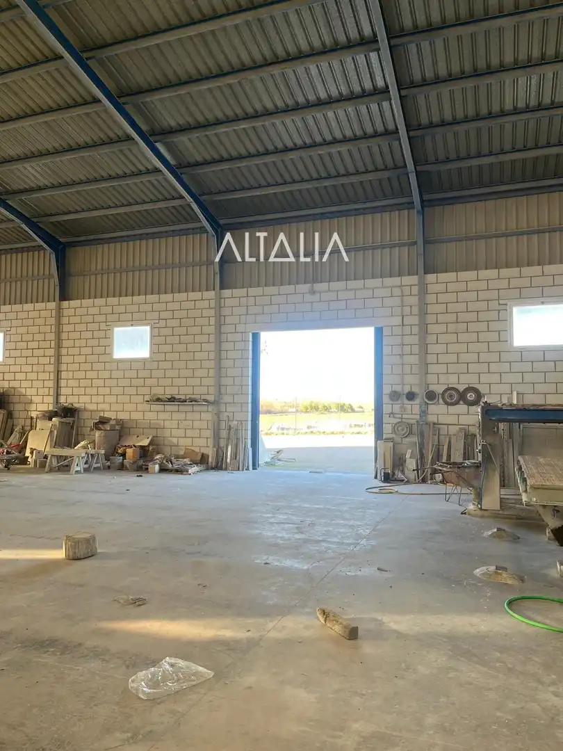 Nave industrial en venta en Osa de la Vega