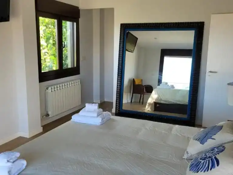 Habitación de Casa o chalet en venta en Sanxenxo con Piscina y Balcón