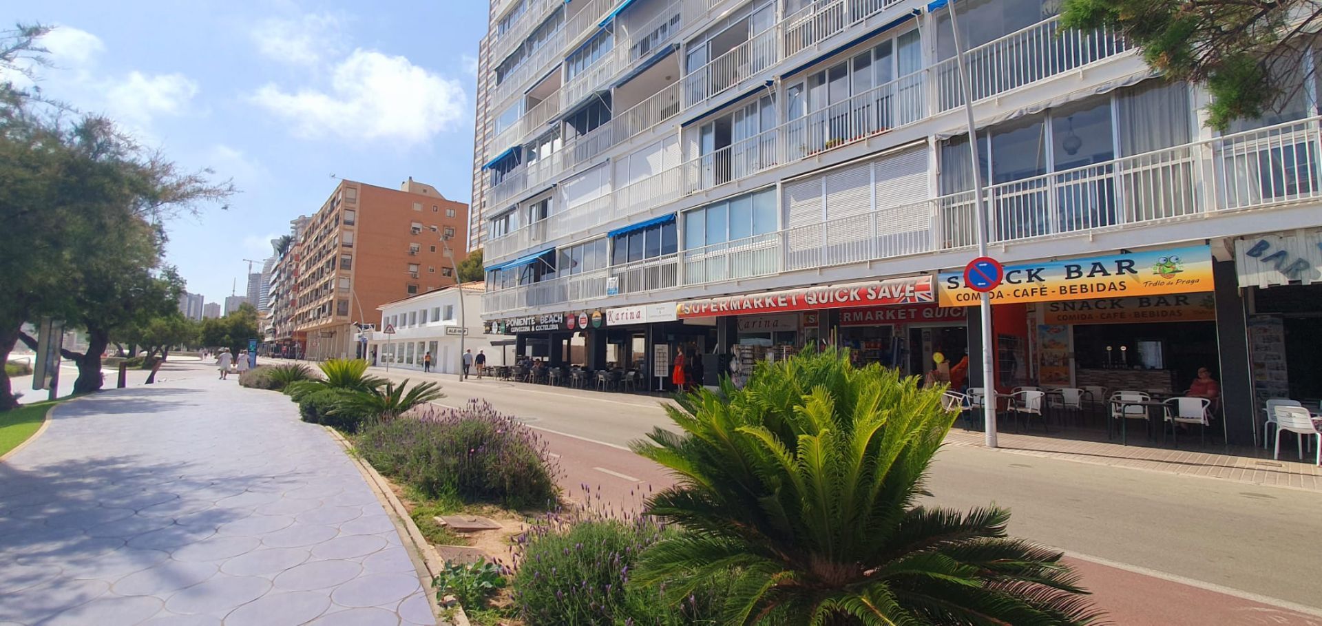 Local en traspaso en Playa Poniente