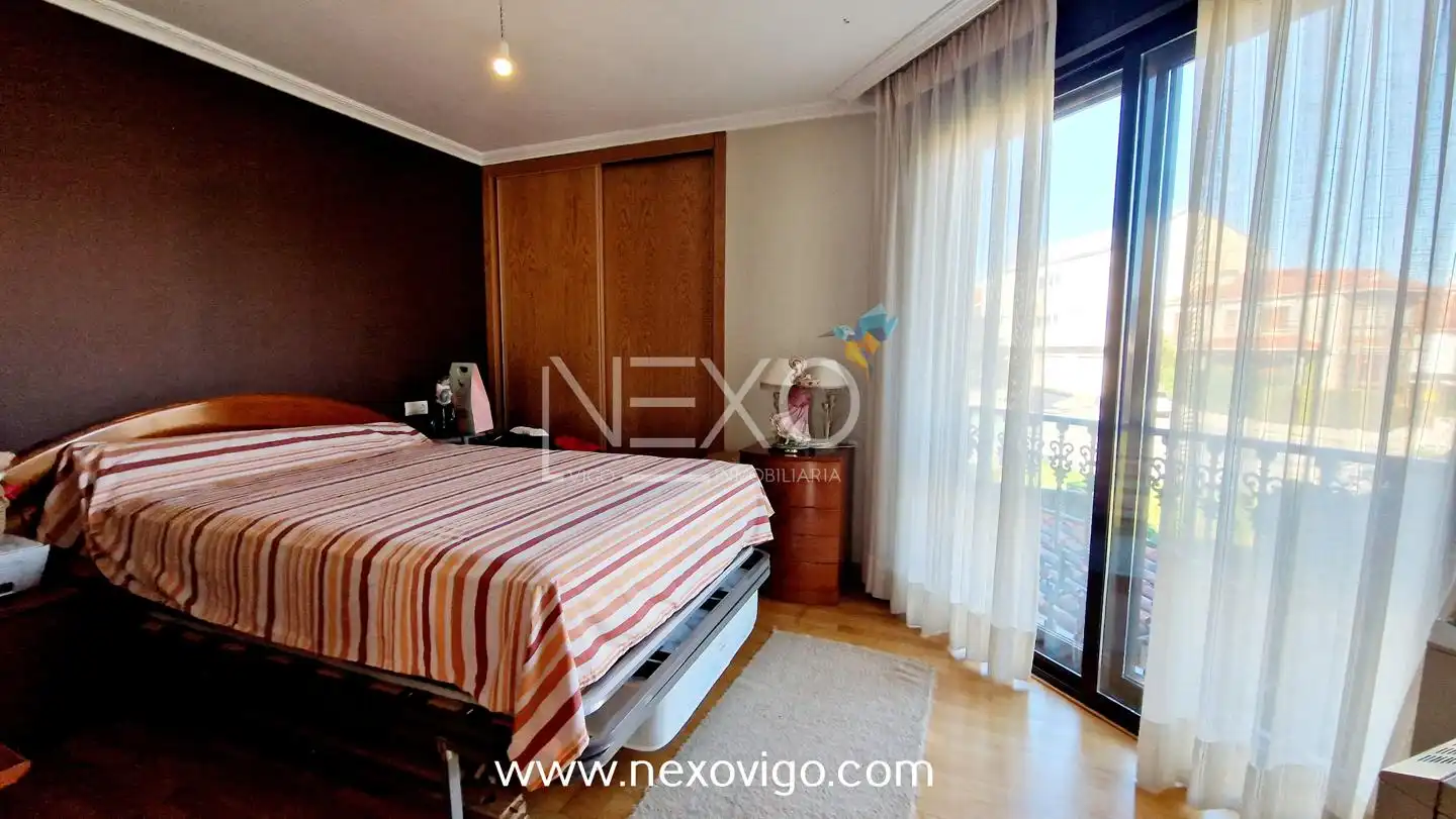 Habitación de Casa adosada en venta en Cangas  con Calefacción, Trastero y Amueblado