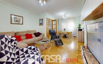 Living room of House or chalet for sale in Parla  with Air Conditioner, Heating and Storage room