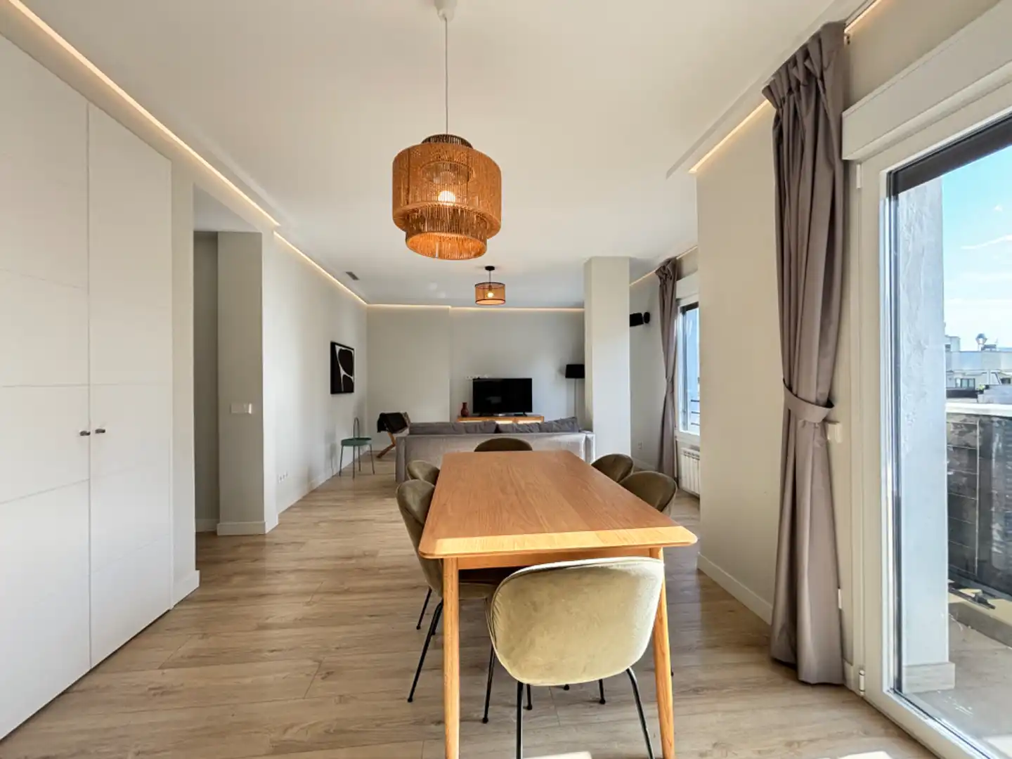 Dining room of Flat for rent in Madrid  with Air Conditioner, Heating and Furnished