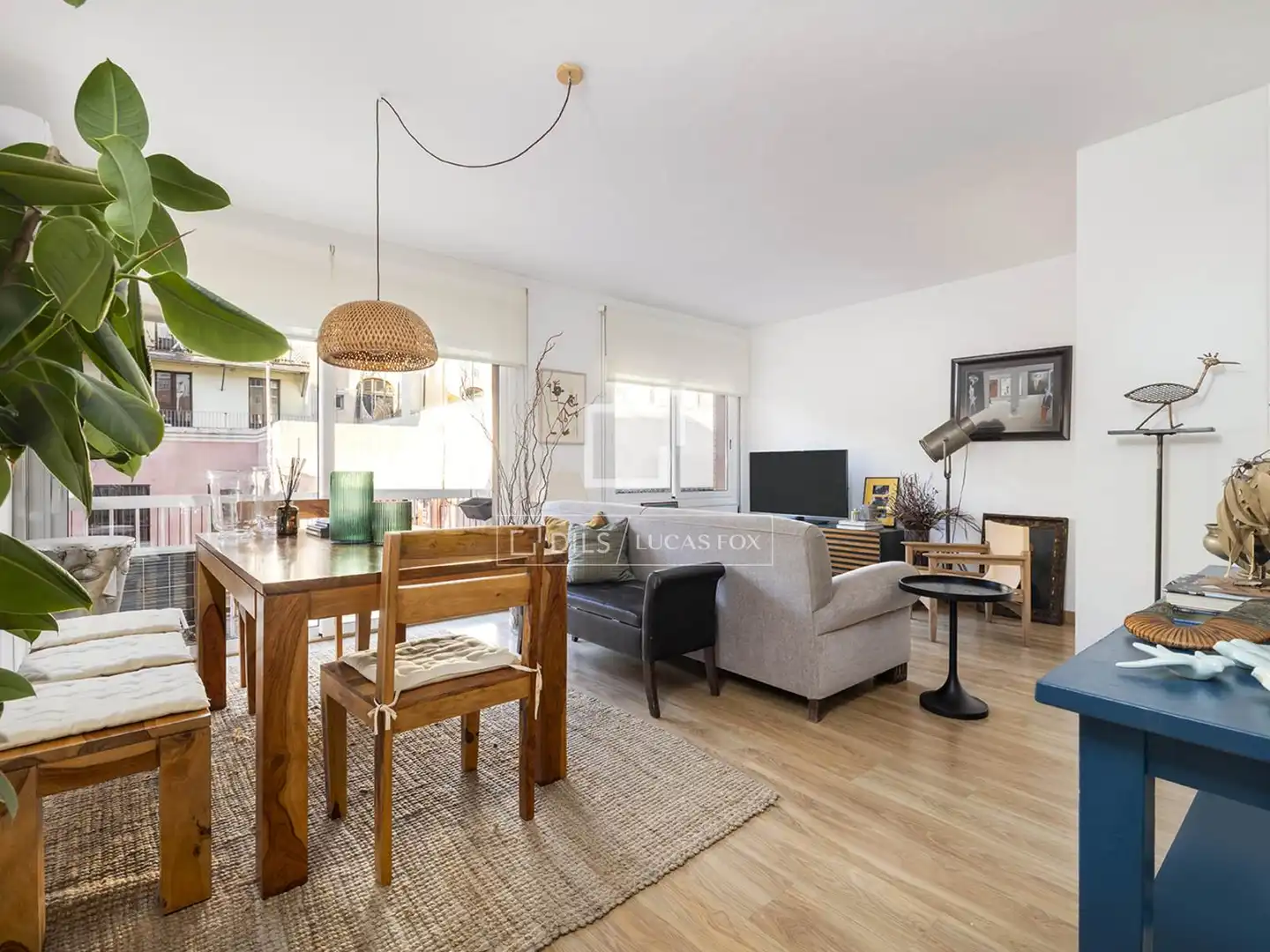 Außenansicht von Wohnung zum Verkauf in Barcelona mit Klimaanlage, Parkett und Terrasse