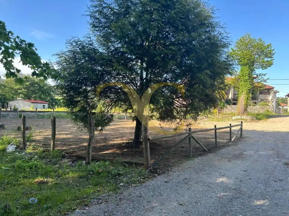 Vista exterior de Casa adosada en venda en Llanes amb Calefacció, Jardí privat i Terrassa
