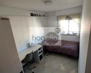 Bedroom of Flat to share in  Sevilla Capital  with Air Conditioner and Terrace