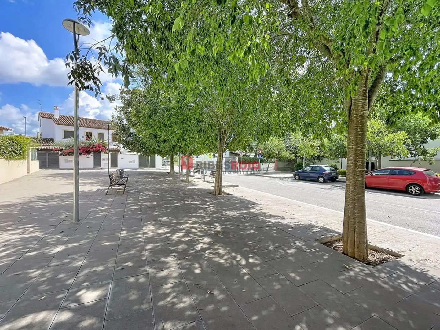 Vista exterior de Casa adosada en venda en Sant Pere de Ribes amb Calefacció, Jardí privat i Terrassa
